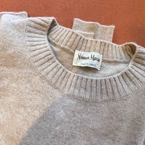 100% cashmere Neiman Marcus Sweater size L great condition!